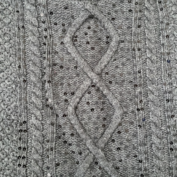 knitted gray sweater - Picture 3 of 4